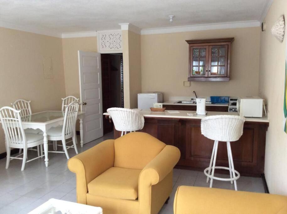 Lush Tropical Apartment Located In A 4-Star Resort Runaway Bay Luaran gambar