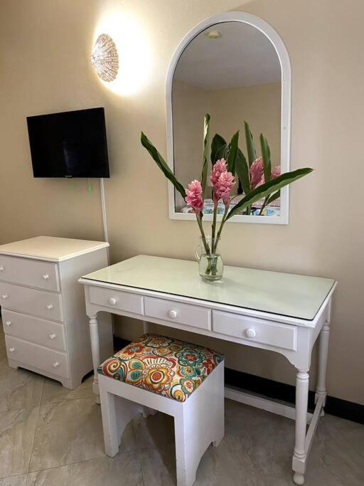 Lush Tropical Apartment Located In A 4-Star Resort Runaway Bay Luaran gambar