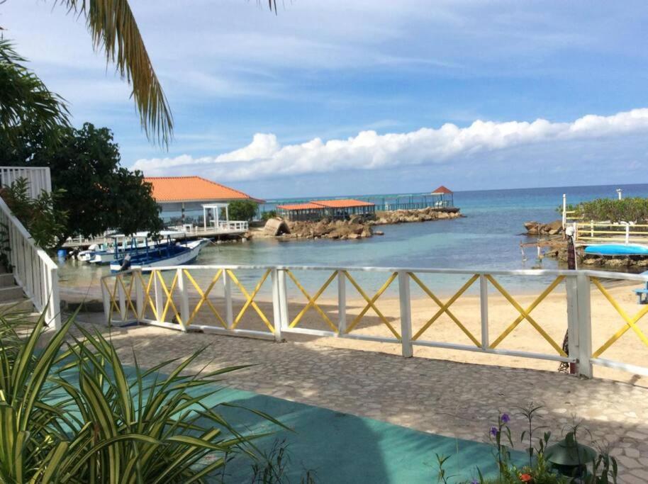 Lush Tropical Apartment Located In A 4-Star Resort Runaway Bay Luaran gambar