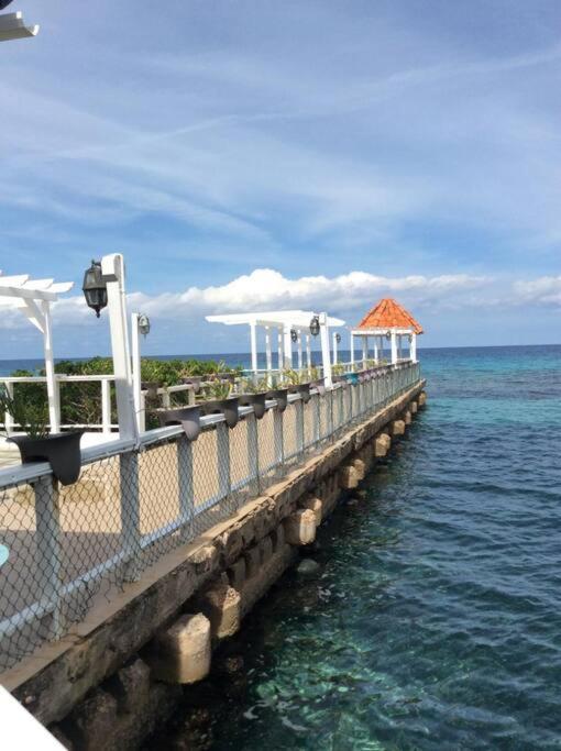 Lush Tropical Apartment Located In A 4-Star Resort Runaway Bay Luaran gambar
