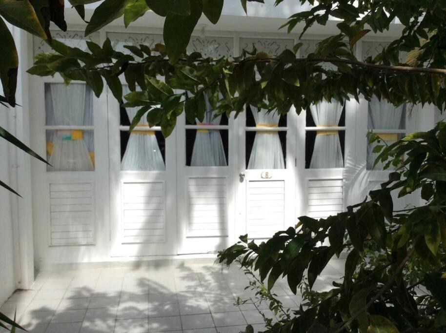 Lush Tropical Apartment Located In A 4-Star Resort Runaway Bay Luaran gambar