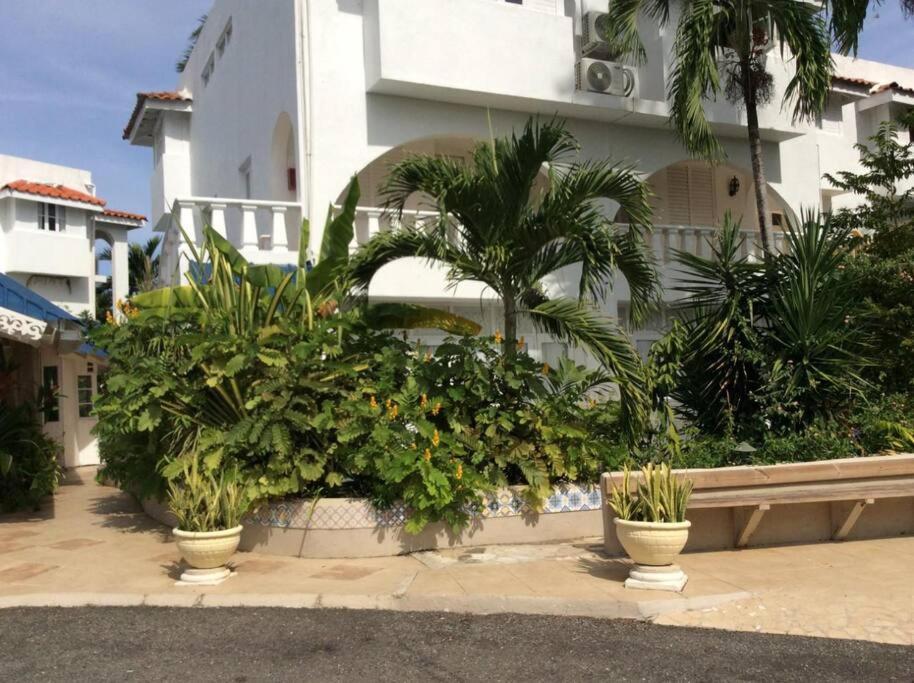 Lush Tropical Apartment Located In A 4-Star Resort Runaway Bay Luaran gambar