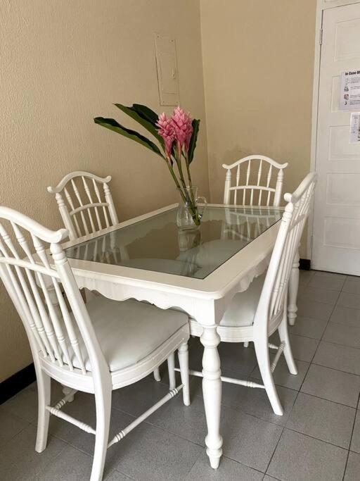 Lush Tropical Apartment Located In A 4-Star Resort Runaway Bay Luaran gambar