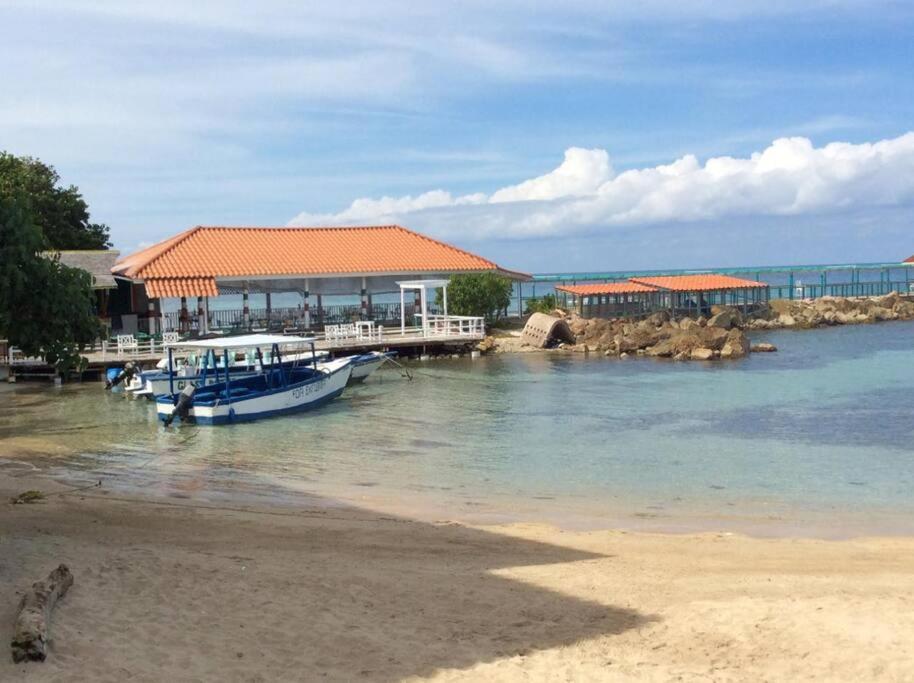 Lush Tropical Apartment Located In A 4-Star Resort Runaway Bay Luaran gambar
