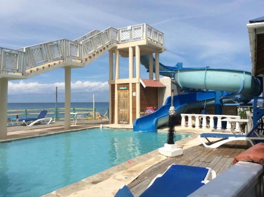 Lush Tropical Apartment Located In A 4-Star Resort Runaway Bay Luaran gambar