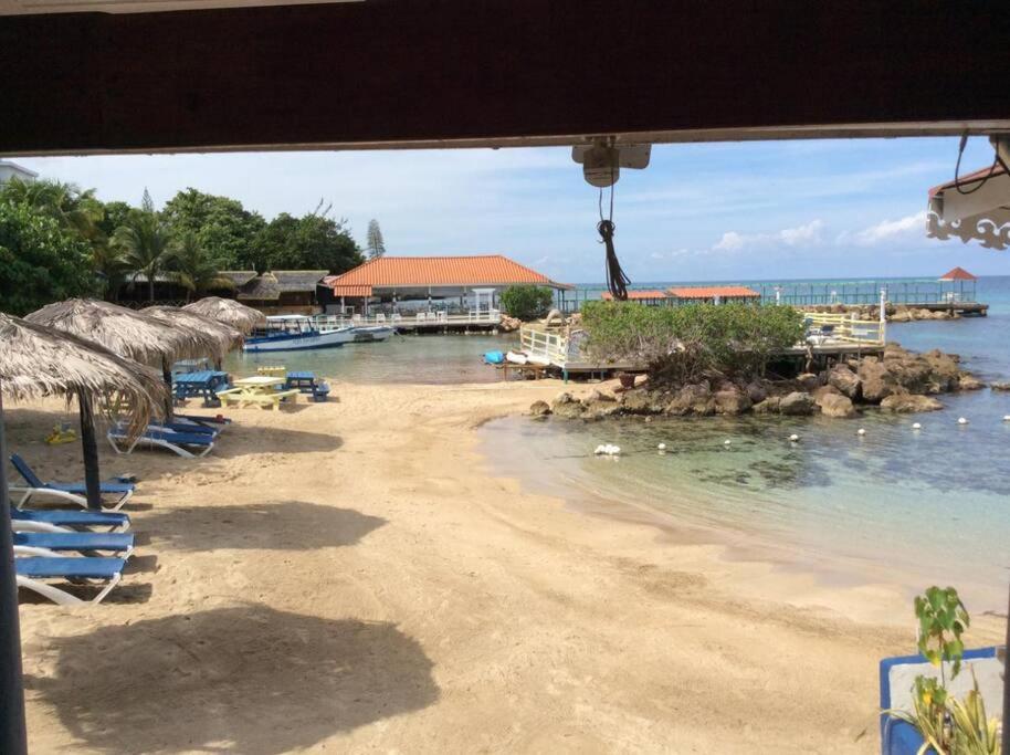 Lush Tropical Apartment Located In A 4-Star Resort Runaway Bay Luaran gambar